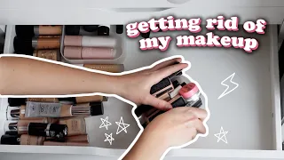 getting rid of my makeup 👋🏼 HUGE MAKEUP COLLECTION DECLUTTER!