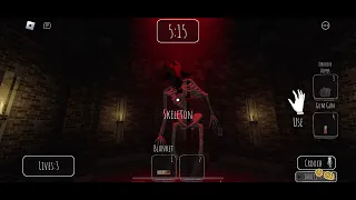 Evil Nun on Roblox: Old Nun School remake gameplay (phone)