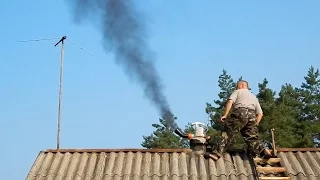 Полезные советы  Чистка дымохода  в деревенском  доме  Chimney cleaning