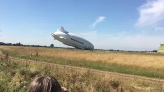 Airlander 10 crashing into the ground cardington shed airship