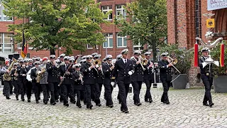 Frei weg! (Marsch) 17.08.2023 Marinemusikkorps Wilhelmshaven Gelöbnis Marktplatz Plön - Bundeswehr