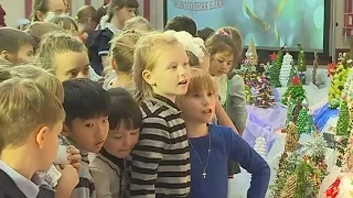 620 нарядных и необычных ёлочек собрали в Центре детского творчества