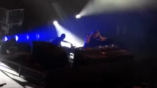 Tiësto play The Opposites - Licht Uit (Coone Remix) at Arena Ciudad de Mexico