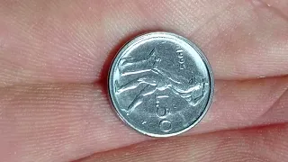 o questa moneta da 50 lire piccola e molto rara c'è qualcuno interessato.chi mi fa una offerta.