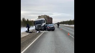 Водила без прав влетел под лесовоз!!! ДТП в Совтском с участием «Джили» и «Скания»!