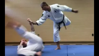 Nihon Goshin Aikido - Classical Technique - The Leg Sweep (Osotogari)