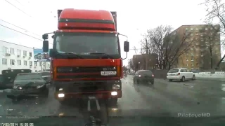 Best truck crashes, truck accident compilation 2017 Part 10