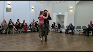 Yuri 'Gaucho' Bellicanta & Kate Miller - Class demo (milonga) at Tango Cafe - London 2022