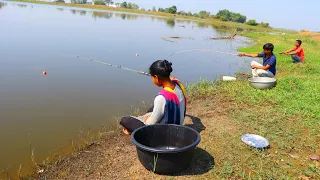 Fishing Video || Three fishermen are fishing with hooks in the village pond || Best fish hunting