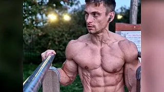 If You Want a List Of These Calisthenics Athletes' Enemies, Just Look at The Extinct Species