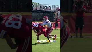 Spinning catch from TE1 | Kansas City Chiefs #shorts
