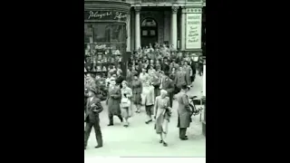 London Traffic in (1952)❤️.( British Pathe)..