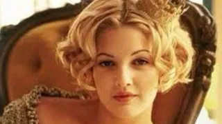 13 Sexy Photos of Drew Barrymore