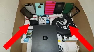 (RAN FROM SECURITY) HUGE APPLE STORE DUMPSTER DIVE HAUL! Apple Store Didn't Want Us To Get This...