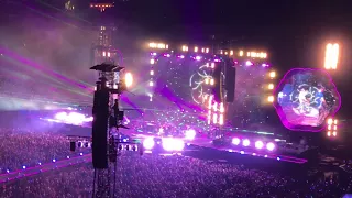 Coldplay - Sky Full Of Stars - live in Chicago 08.17.17