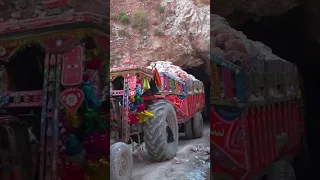 Here’s how miners in Pakistan excavate over 1,000 tons of Himalayan pink salt. #himalayansalt