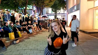 MONDAY. BLACK MIST: LIA. CUTE FASCINATING INTERACTIVE BUSKING. HONGDAE. [TOMBOY]