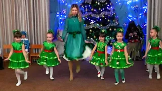 Christmas tree dance in kindergarten ||Танок ялинок на новий рік в дитячому садку