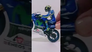 Miniature Valentino Rossi Yamaha Movistar, 1:18 Scale