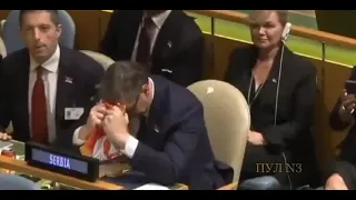 Tv Klan - Vuçiç me simbole nacionaliste në Asamblenë e OKB
