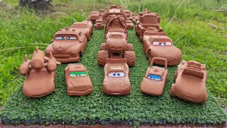 Clean various miniature cars & muddy Disney car convoys! Play in the garden