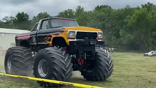 EARTHQUAKE crushing cars with style at 2023 Bigfoot Open House #bigfoot4x4 #openhouse
