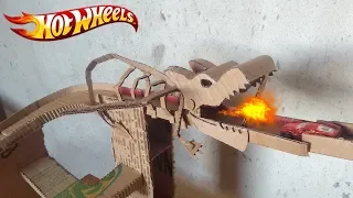 Como fazer uma pista da hot Wheels de Papelão (TUTORIAL) incrível pista da hot Wheels de Papelão