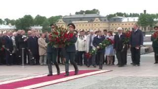 Возложение цветов памятнику Петру Великому 2014