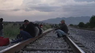 Mexican railway operator halts trains due to migrant injuries