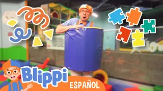 Blippi Jugando en el Patio de Juegos (Kids' Club) | Aprende con blippi | Videos para niños