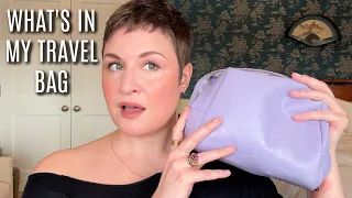 WHAT'S IN MY TRAVEL BAG