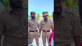 Ias Officer Ne Pkda Rishwat Lete Police Wale Ko