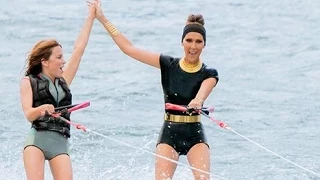 L'été Indien | Entrée en ski nautique de Julie Snyder et Céline Dion