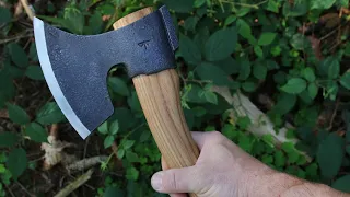 The Karelia - My dream carving axe! Plus 10 min of silent axing...