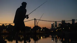 CARP FISHING IN LONDON - Night time surface fishing