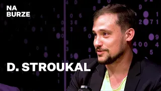 Dominik Stroukal: Kdykoliv můžu utratit Bitcoin, tak to udělám. Podvody se nám nedaří vymýtit.