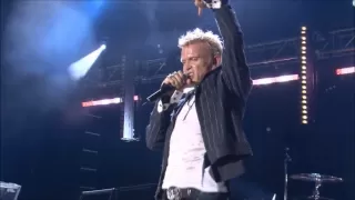 Billy Idol - "Dancing With Myself" (Super Overdrive Live 2009)