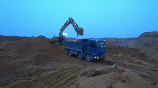 Попал на деньги 😱перевернул прицеп с зерном! Возим песок.