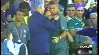 JN - Chegada Jogadores Penta Campeões -- Julho 2002