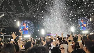 A Sky Full Of Stars [Live at Singapore] - Coldplay