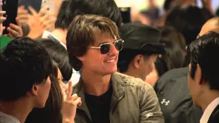 Tom Cruise Arrives at Tokyo Airport for Mission: Impossible 5 Premiere | ScreenSlam