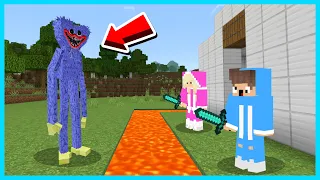 MIPAN & ZUZUZU Buat Rumah Paling Aman Vs Huggy Wuggy! Di Minecraft