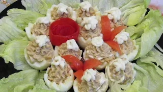 Яйца фаршированные сельдью и луком ! Eggs stuffed with herring and onions !