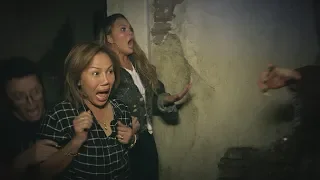 Average Andy, Chrissy Teigen and Her Mom Go Through a Haunted House