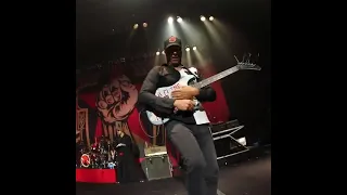 Tom Morello Bulls On Parade guitar solo