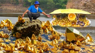 The Halo of Jewelry: The boy finds amazing jewelry and glow in the changing giant river crab