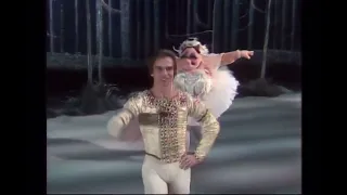 The Muppet Show - 213: Rudolf Nureyev - “Swine Lake” (1978)