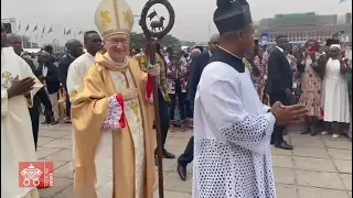 Il cardinale Parolin celebra la Messa a Kinshasa tra canti e danze