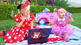 Alicia y Birthday Party para bebé hermanita Eva y otras historias de aventuras para niños en verano