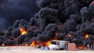 Ливия: пожар на нефтехранилище, атакованном ИГ